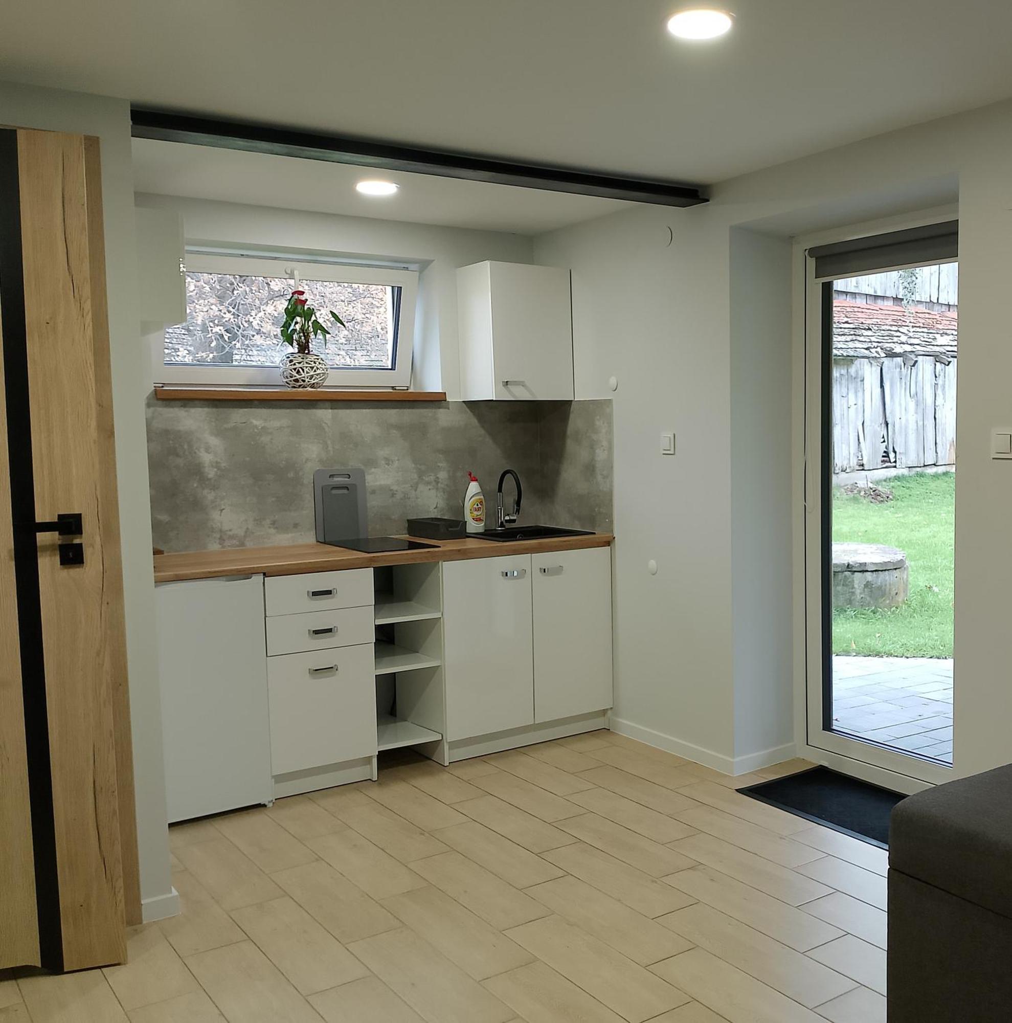 Apartament Z Ogrodem I Přemyšl Exteriér fotografie